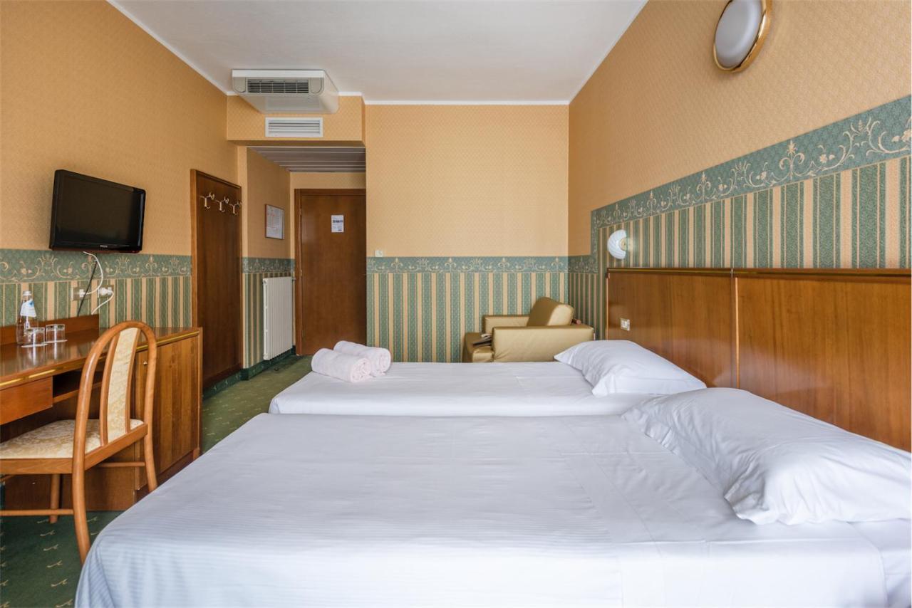 Hotel Splendid Palace Limone sul Garda Ruang foto