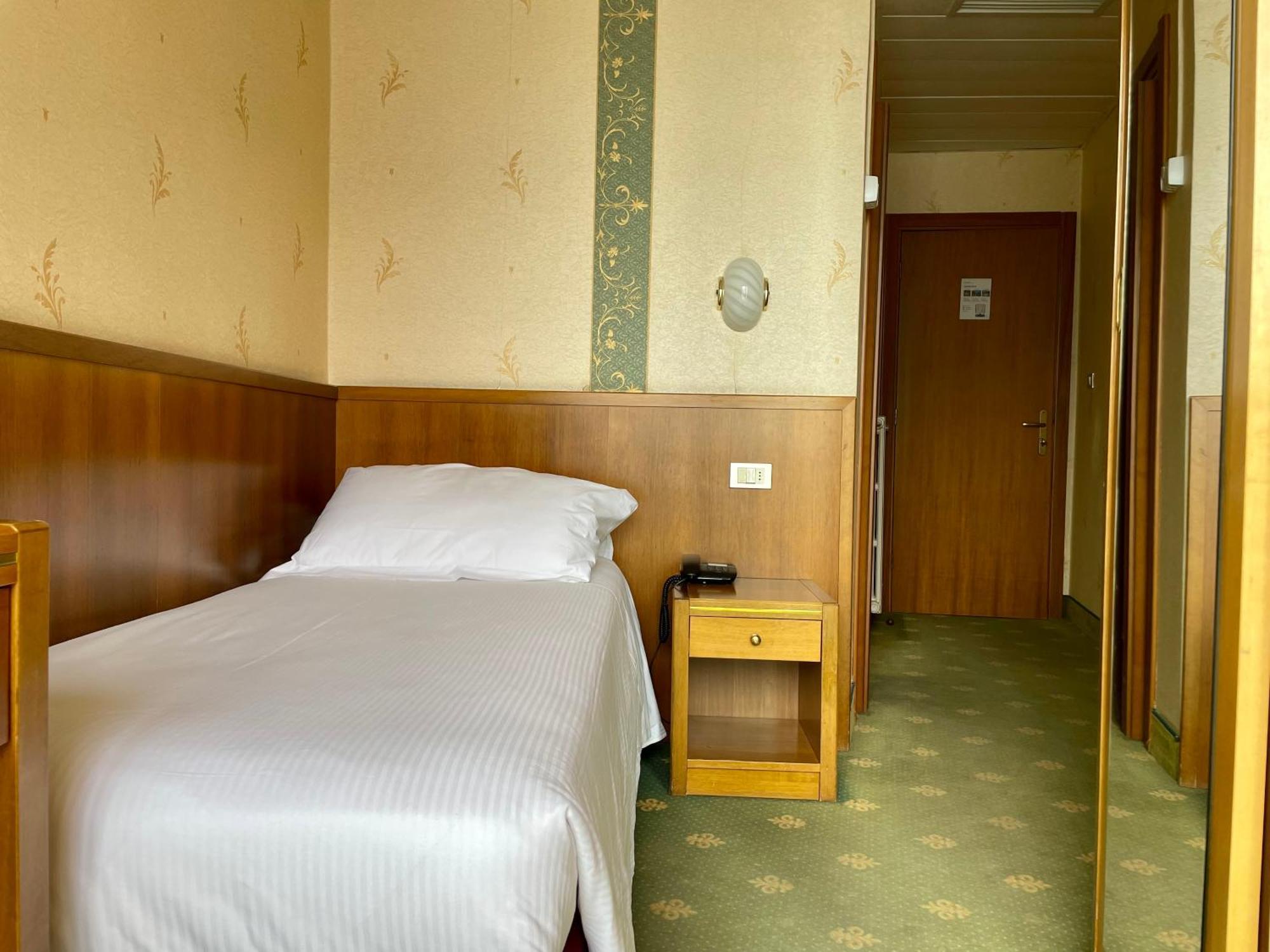 Hotel Splendid Palace Limone sul Garda Ruang foto